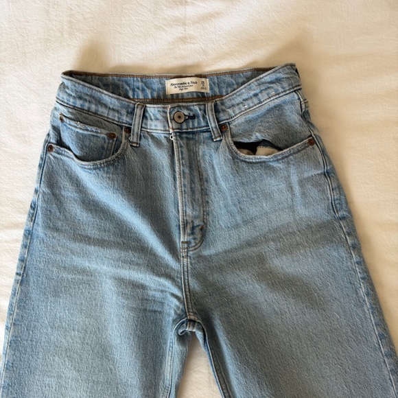 Abercrombie the 90’s relaxed high rise jeans - Picture 2 of 4